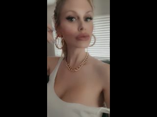 russian porn star brazzers casca akashova gives a tour of her gorgeous body | porno twitter huge tits big ass milf